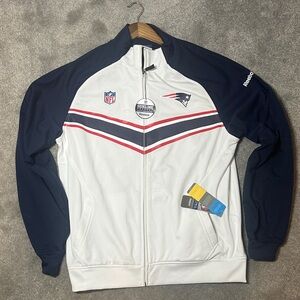 Reebok New England Patriots NFL Sideline Player Travel Jacket Large NWT
